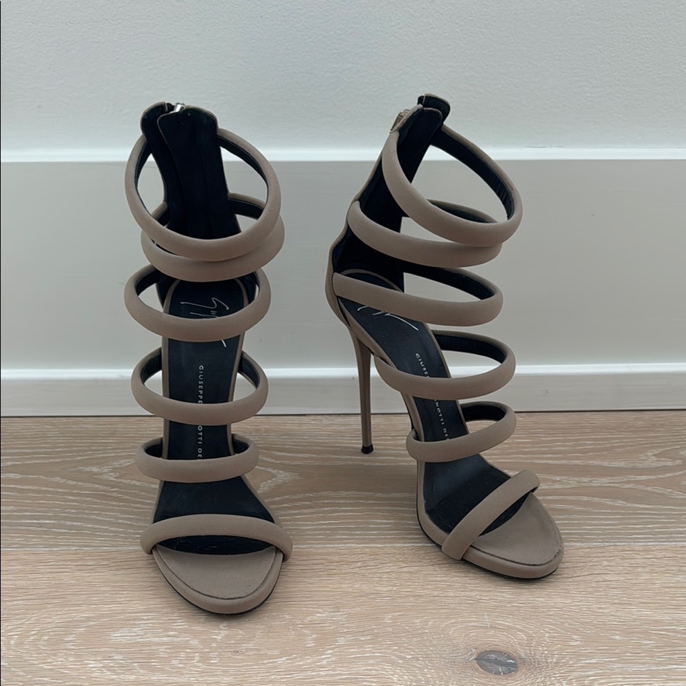 GIUSEPPE ZANOTTI Elegant Tan Strappy Heels